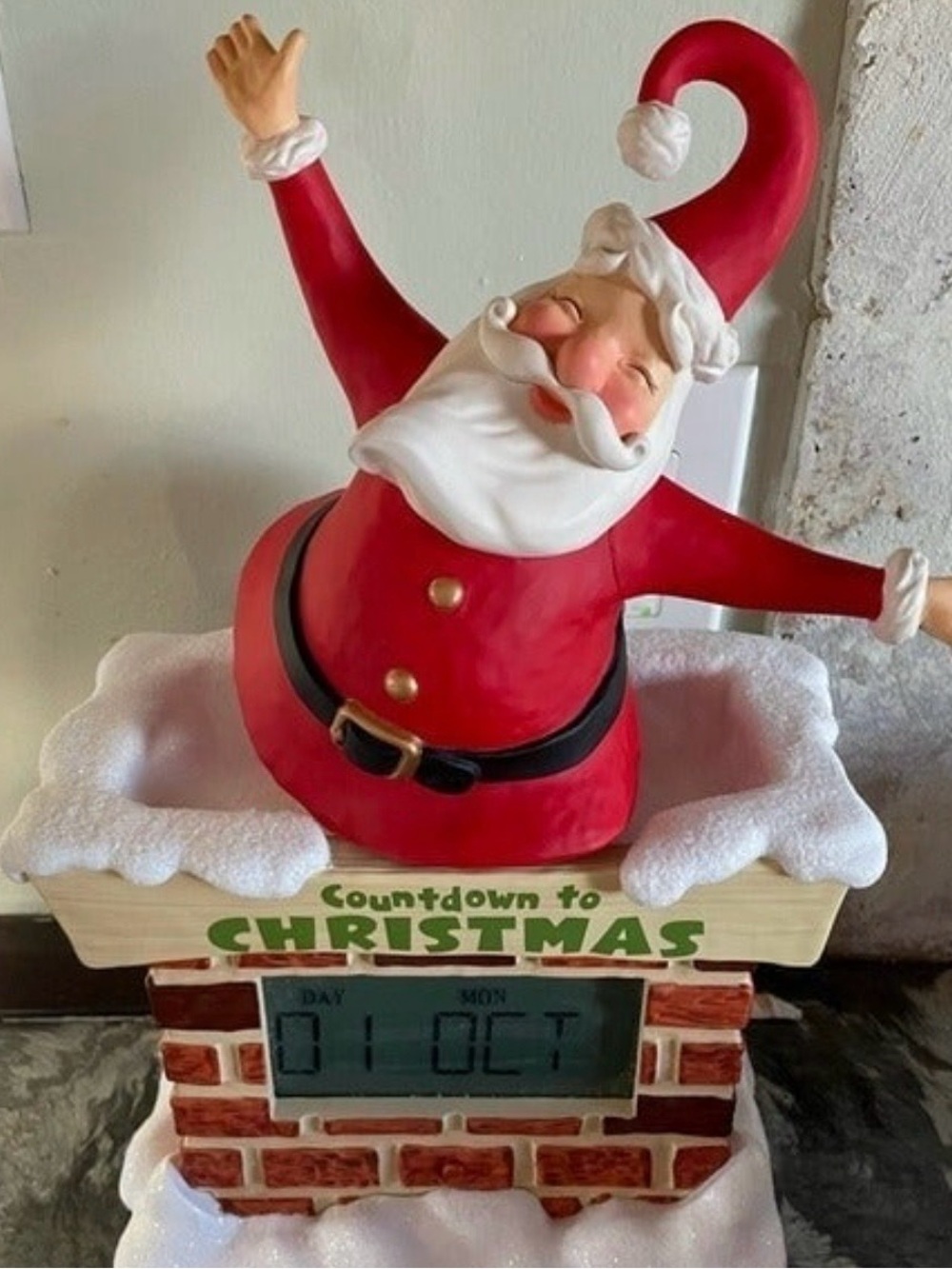 2012 Hallmark Countdown To Christmas Santa Clock